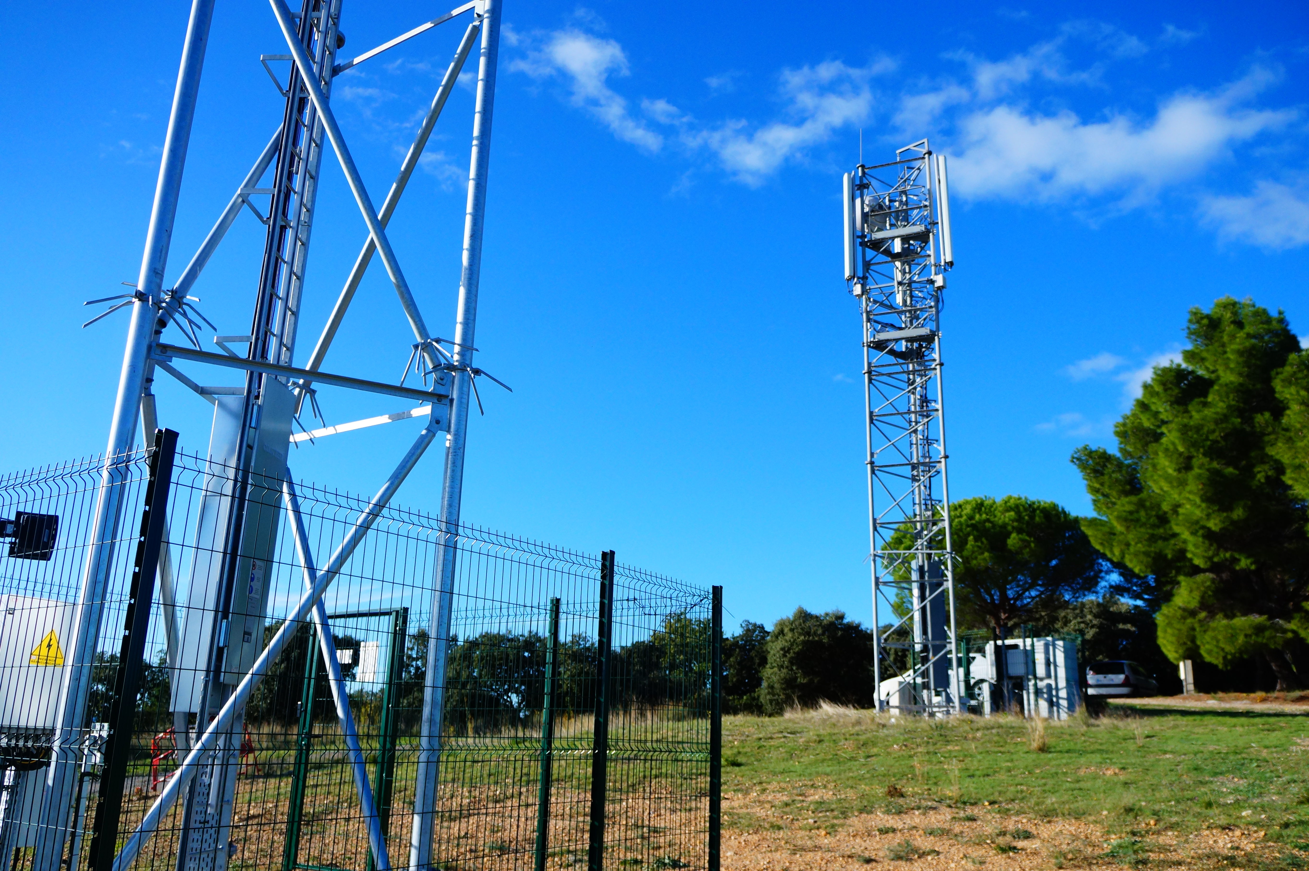 Antenne relais mobile 4G - Bouygues/SFR & Free ( Hérault - France )